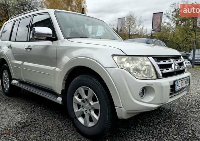 Белый Мицубиси Паджеро, объемом двигателя 3.5 л и пробегом 232 тыс. км за 14700 $, фото 6 на Automoto.ua