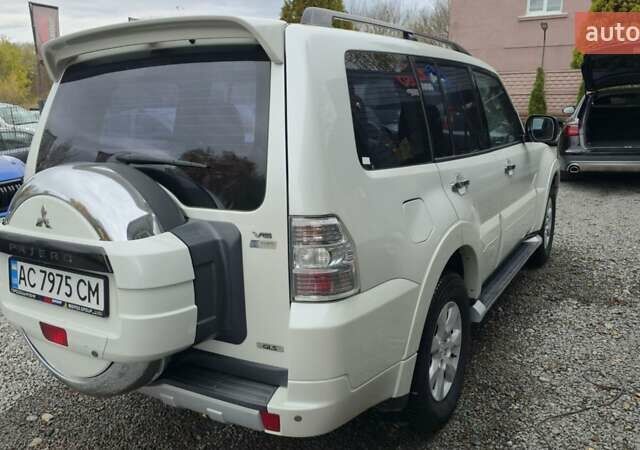 Белый Мицубиси Паджеро, объемом двигателя 3.5 л и пробегом 232 тыс. км за 14700 $, фото 8 на Automoto.ua