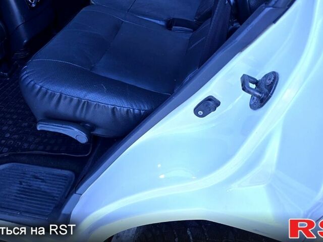 Белый Мицубиси Паджеро, объемом двигателя 3.5 л и пробегом 220 тыс. км за 14500 $, фото 10 на Automoto.ua