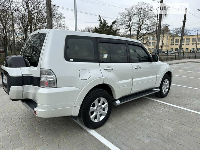 Білий Міцубісі Паджеро, об'ємом двигуна 3.5 л та пробігом 80 тис. км за 21900 $, фото 4 на Automoto.ua