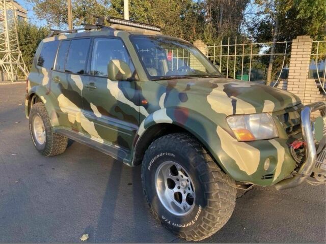 Бежевий Міцубісі Паджеро, об'ємом двигуна 3.2 л та пробігом 184 тис. км за 17632 $, фото 1 на Automoto.ua
