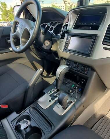 Бежевий Міцубісі Паджеро, об'ємом двигуна 2.97 л та пробігом 187 тис. км за 12900 $, фото 8 на Automoto.ua