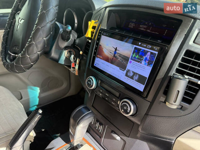 Бежевый Мицубиси Паджеро, объемом двигателя 2.97 л и пробегом 140 тыс. км за 12500 $, фото 9 на Automoto.ua