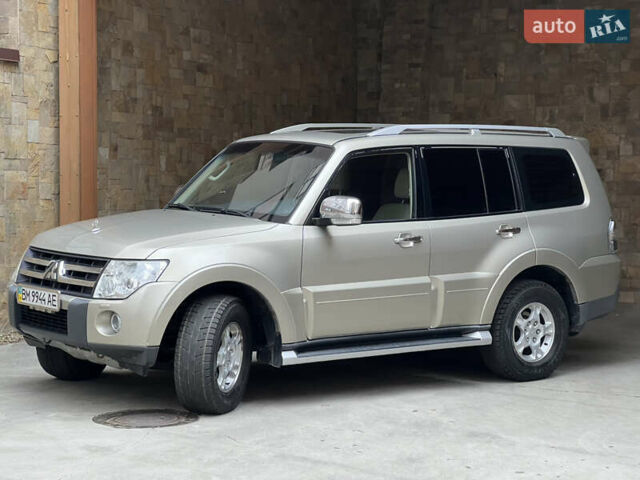 Бежевый Мицубиси Паджеро, объемом двигателя 2.97 л и пробегом 163 тыс. км за 12000 $, фото 3 на Automoto.ua