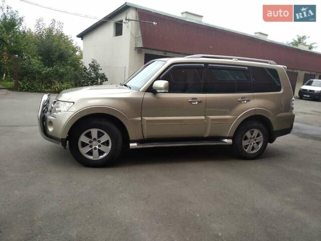 Бежевий Міцубісі Паджеро, об'ємом двигуна 3.2 л та пробігом 245 тис. км за 15300 $, фото 32 на Automoto.ua