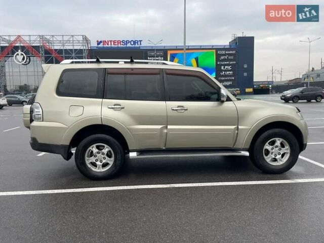 Міцубісі Паджеро 2007 у Києві на Automoto.ua Бежевий Міцубісі Паджеро, об'ємом двигуна 2.97 л та пробігом 259 тис. км за 11500 $, фото 7 на Automoto.ua