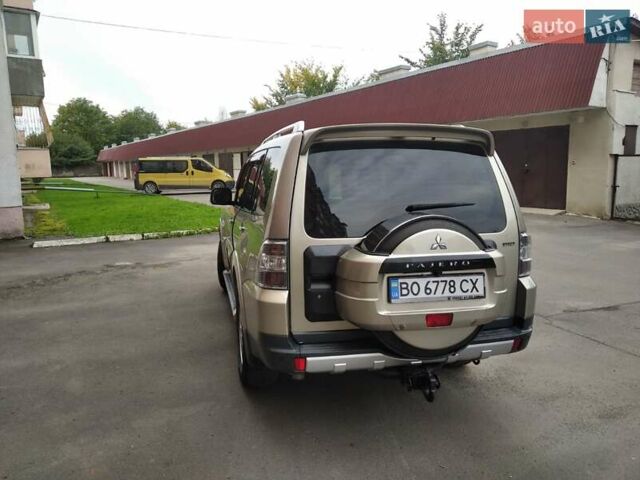 Бежевий Міцубісі Паджеро, об'ємом двигуна 3.2 л та пробігом 245 тис. км за 15300 $, фото 62 на Automoto.ua