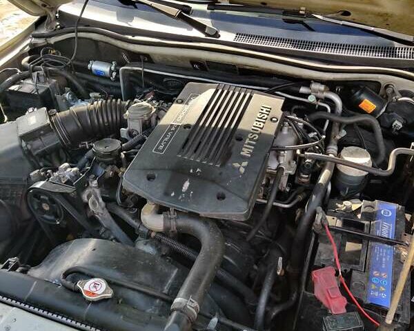 Бежевий Міцубісі Паджеро, об'ємом двигуна 3 л та пробігом 187 тис. км за 8900 $, фото 20 на Automoto.ua