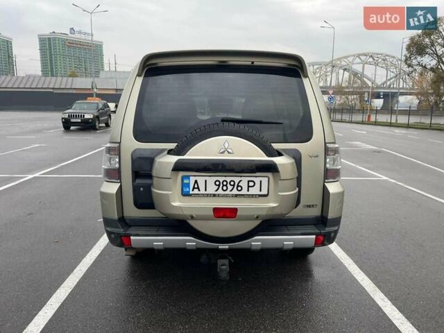 Міцубісі Паджеро 2007 у Києві на Automoto.ua Бежевий Міцубісі Паджеро, об'ємом двигуна 2.97 л та пробігом 259 тис. км за 11500 $, фото 8 на Automoto.ua