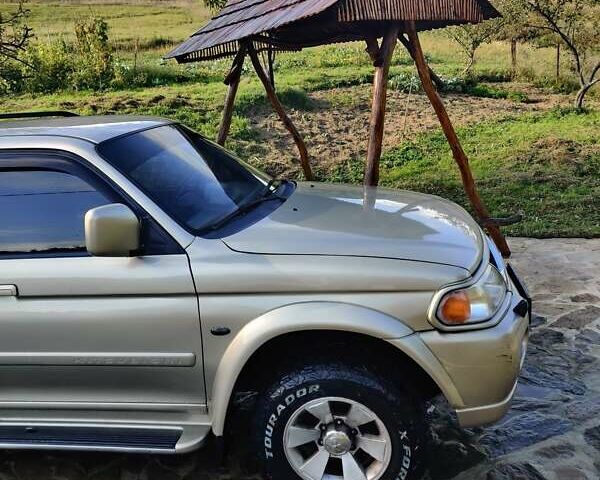 Бежевий Міцубісі Паджеро, об'ємом двигуна 3 л та пробігом 187 тис. км за 8900 $, фото 10 на Automoto.ua