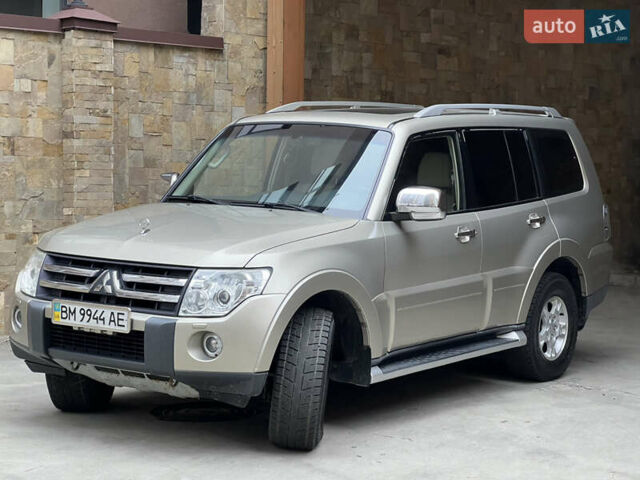Бежевый Мицубиси Паджеро, объемом двигателя 2.97 л и пробегом 163 тыс. км за 12000 $, фото 2 на Automoto.ua