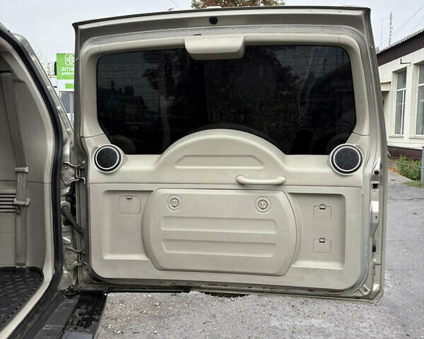 Бежевый Мицубиси Паджеро, объемом двигателя 3.2 л и пробегом 240 тыс. км за 14000 $, фото 2 на Automoto.ua