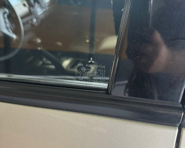 Бежевий Міцубісі Паджеро, об'ємом двигуна 3 л та пробігом 164 тис. км за 15200 $, фото 14 на Automoto.ua