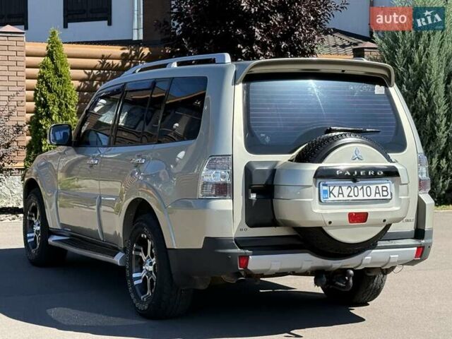 Бежевый Мицубиси Паджеро, объемом двигателя 3 л и пробегом 208 тыс. км за 10300 $, фото 28 на Automoto.ua