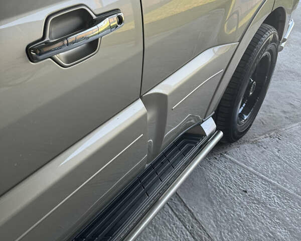 Бежевий Міцубісі Паджеро, об'ємом двигуна 3 л та пробігом 164 тис. км за 15200 $, фото 27 на Automoto.ua