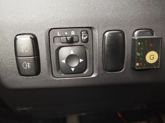 Бежевый Мицубиси Паджеро, объемом двигателя 0 л и пробегом 167 тыс. км за 11700 $, фото 11 на Automoto.ua