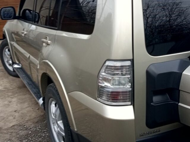 Бежевий Міцубісі Паджеро, об'ємом двигуна 3.2 л та пробігом 187 тис. км за 14200 $, фото 6 на Automoto.ua