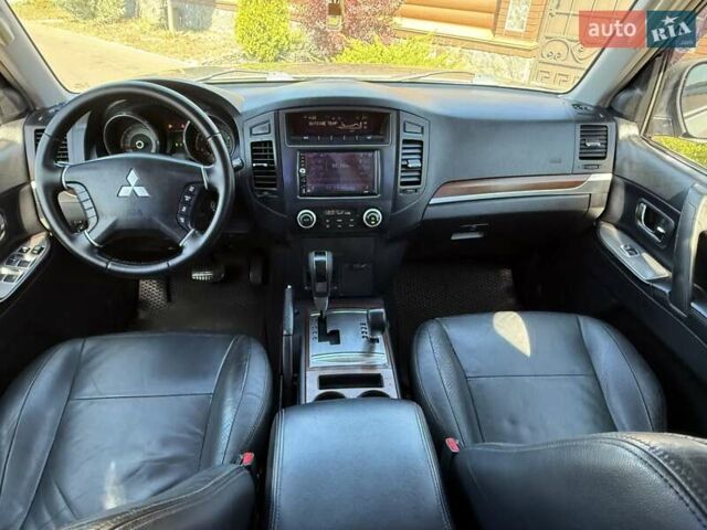 Бежевый Мицубиси Паджеро, объемом двигателя 3 л и пробегом 208 тыс. км за 10300 $, фото 70 на Automoto.ua