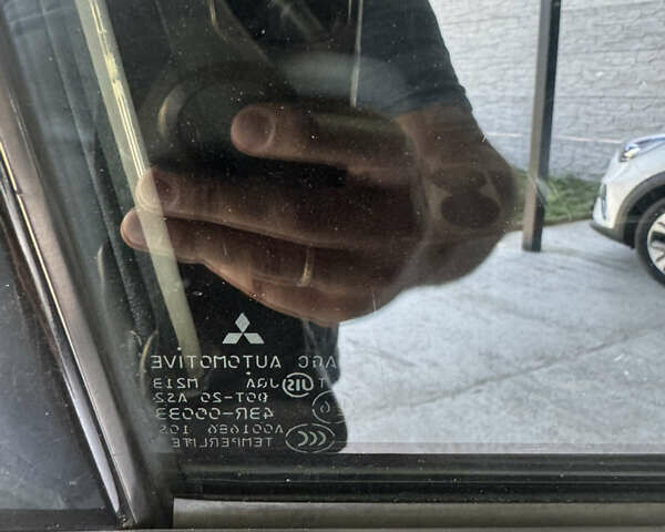 Бежевий Міцубісі Паджеро, об'ємом двигуна 3 л та пробігом 164 тис. км за 15200 $, фото 22 на Automoto.ua