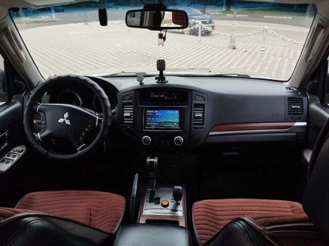 Бежевый Мицубиси Паджеро, объемом двигателя 0 л и пробегом 167 тыс. км за 11700 $, фото 5 на Automoto.ua