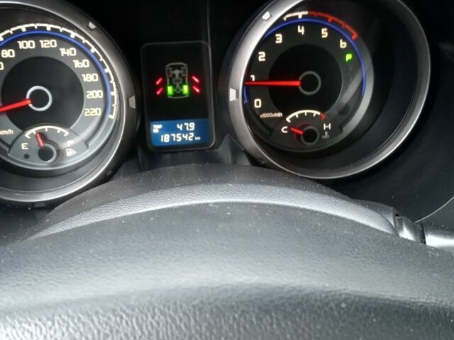 Бежевий Міцубісі Паджеро, об'ємом двигуна 3.2 л та пробігом 187 тис. км за 14200 $, фото 20 на Automoto.ua