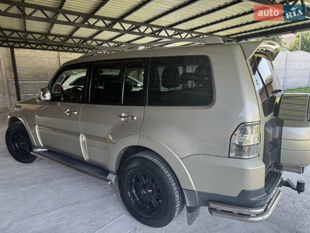 Бежевий Міцубісі Паджеро, об'ємом двигуна 3 л та пробігом 164 тис. км за 15200 $, фото 6 на Automoto.ua