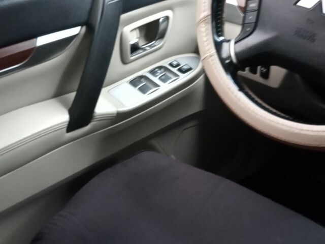 Бежевий Міцубісі Паджеро, об'ємом двигуна 3.2 л та пробігом 187 тис. км за 14200 $, фото 9 на Automoto.ua