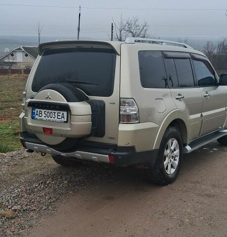Бежевый Мицубиси Паджеро, объемом двигателя 3 л и пробегом 196 тыс. км за 10000 $, фото 2 на Automoto.ua