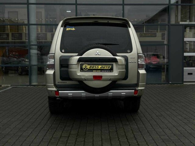 Бежевый Мицубиси Паджеро, объемом двигателя 3.2 л и пробегом 146 тыс. км за 19200 $, фото 5 на Automoto.ua