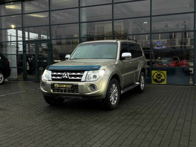 Бежевый Мицубиси Паджеро, объемом двигателя 3.2 л и пробегом 146 тыс. км за 19200 $, фото 2 на Automoto.ua