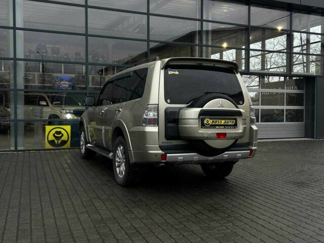 Бежевый Мицубиси Паджеро, объемом двигателя 3.2 л и пробегом 146 тыс. км за 19200 $, фото 4 на Automoto.ua