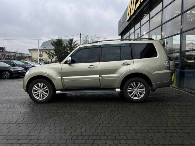 Бежевый Мицубиси Паджеро, объемом двигателя 3.2 л и пробегом 146 тыс. км за 19200 $, фото 3 на Automoto.ua