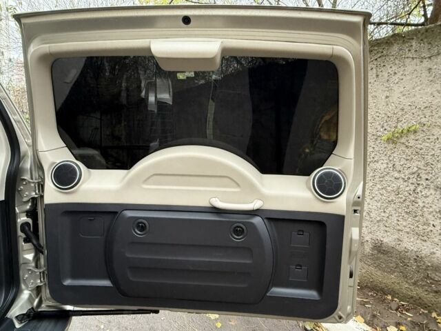 Бежевый Мицубиси Паджеро, объемом двигателя 3.2 л и пробегом 189 тыс. км за 18500 $, фото 19 на Automoto.ua