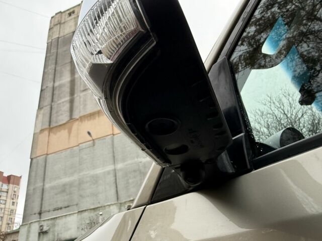 Бежевый Мицубиси Паджеро, объемом двигателя 3.2 л и пробегом 189 тыс. км за 18500 $, фото 7 на Automoto.ua