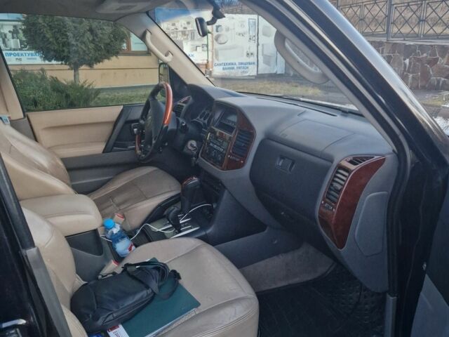Черный Мицубиси Паджеро, объемом двигателя 3 л и пробегом 310 тыс. км за 6800 $, фото 7 на Automoto.ua