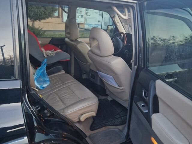 Черный Мицубиси Паджеро, объемом двигателя 3 л и пробегом 310 тыс. км за 6800 $, фото 6 на Automoto.ua