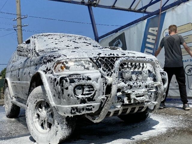 Чорний Міцубісі Паджеро, об'ємом двигуна 2.5 л та пробігом 300 тис. км за 9000 $, фото 2 на Automoto.ua