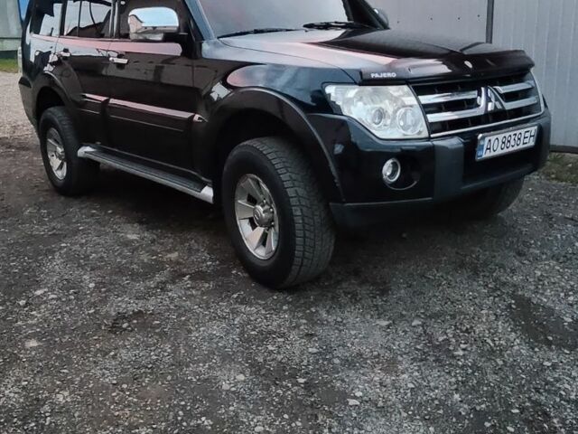 Чорний Міцубісі Паджеро, об'ємом двигуна 3 л та пробігом 320 тис. км за 11700 $, фото 1 на Automoto.ua