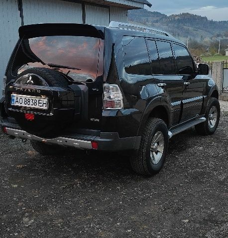 Чорний Міцубісі Паджеро, об'ємом двигуна 3 л та пробігом 320 тис. км за 11700 $, фото 3 на Automoto.ua