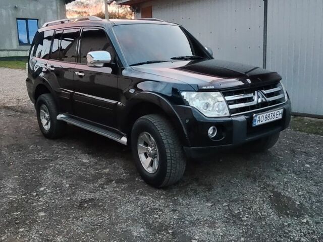 Чорний Міцубісі Паджеро, об'ємом двигуна 3 л та пробігом 320 тис. км за 11700 $, фото 2 на Automoto.ua