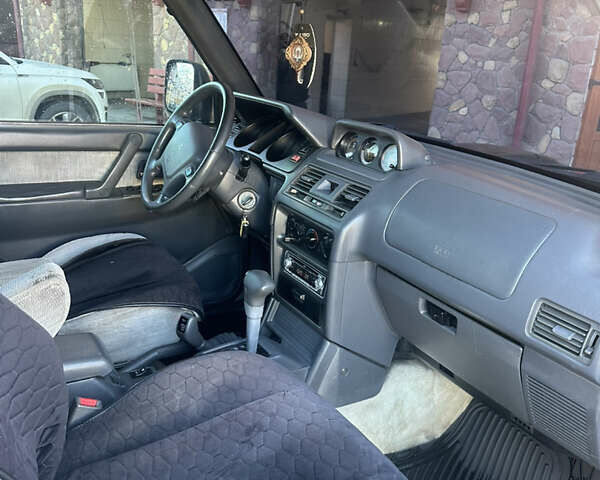 Черный Мицубиси Паджеро, объемом двигателя 2.84 л и пробегом 400 тыс. км за 6777 $, фото 6 на Automoto.ua