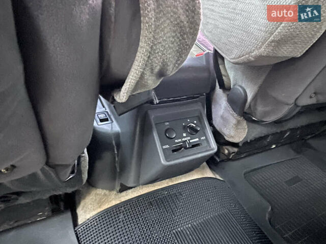 Черный Мицубиси Паджеро, объемом двигателя 2.84 л и пробегом 413 тыс. км за 7700 $, фото 12 на Automoto.ua