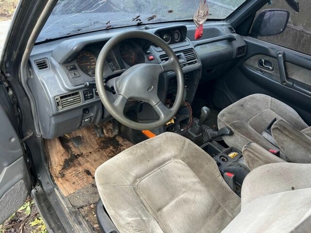 Чорний Міцубісі Паджеро, об'ємом двигуна 0 л та пробігом 333 тис. км за 2500 $, фото 5 на Automoto.ua