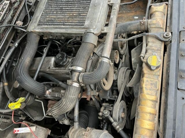 Чорний Міцубісі Паджеро, об'ємом двигуна 0 л та пробігом 333 тис. км за 2500 $, фото 4 на Automoto.ua