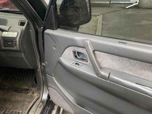 Чорний Міцубісі Паджеро, об'ємом двигуна 3.5 л та пробігом 350 тис. км за 4900 $, фото 2 на Automoto.ua