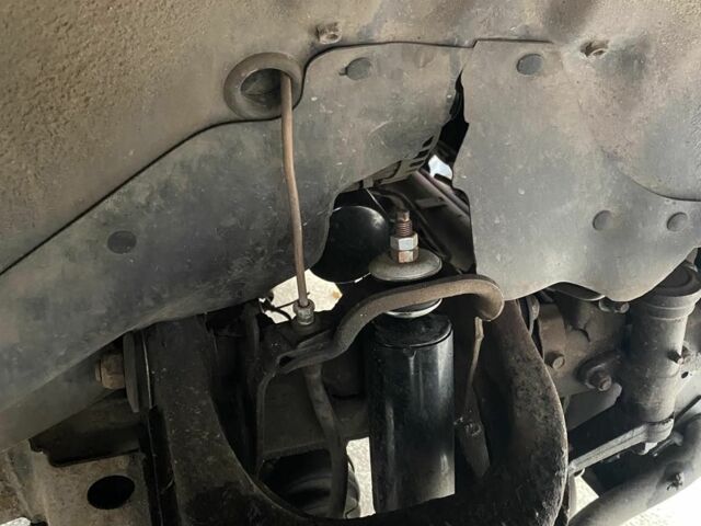 Чорний Міцубісі Паджеро, об'ємом двигуна 3.5 л та пробігом 350 тис. км за 4900 $, фото 17 на Automoto.ua