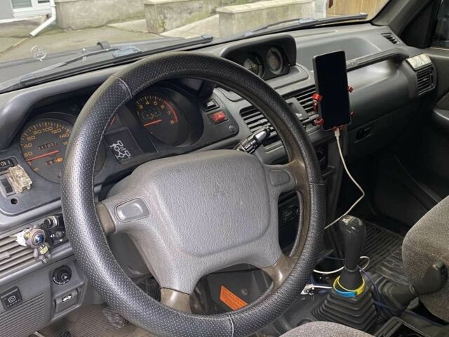 Чорний Міцубісі Паджеро, об'ємом двигуна 3.5 л та пробігом 350 тис. км за 4900 $, фото 9 на Automoto.ua