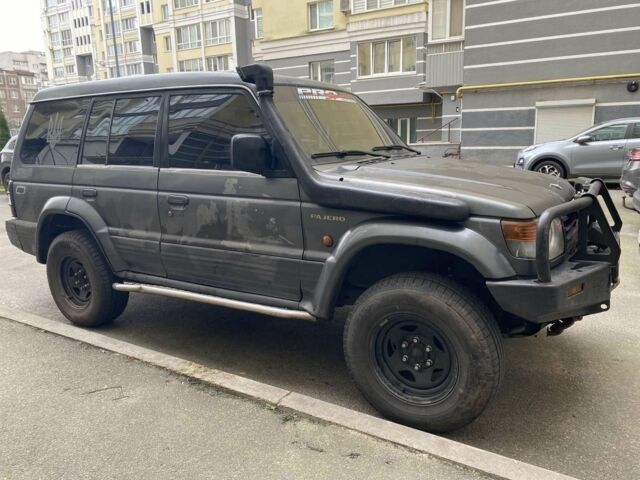 Чорний Міцубісі Паджеро, об'ємом двигуна 3.5 л та пробігом 350 тис. км за 4900 $, фото 1 на Automoto.ua