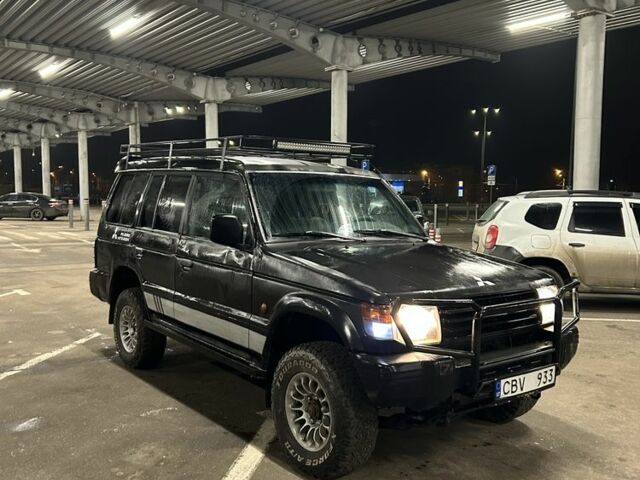 Чорний Міцубісі Паджеро, об'ємом двигуна 2.5 л та пробігом 284 тис. км за 2700 $, фото 1 на Automoto.ua