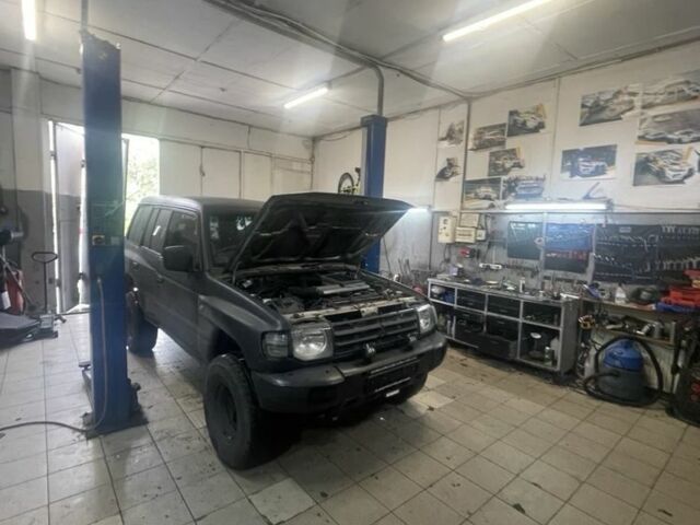 Чорний Міцубісі Паджеро, об'ємом двигуна 2.8 л та пробігом 300 тис. км за 2650 $, фото 4 на Automoto.ua